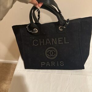 Chanel Tote bag